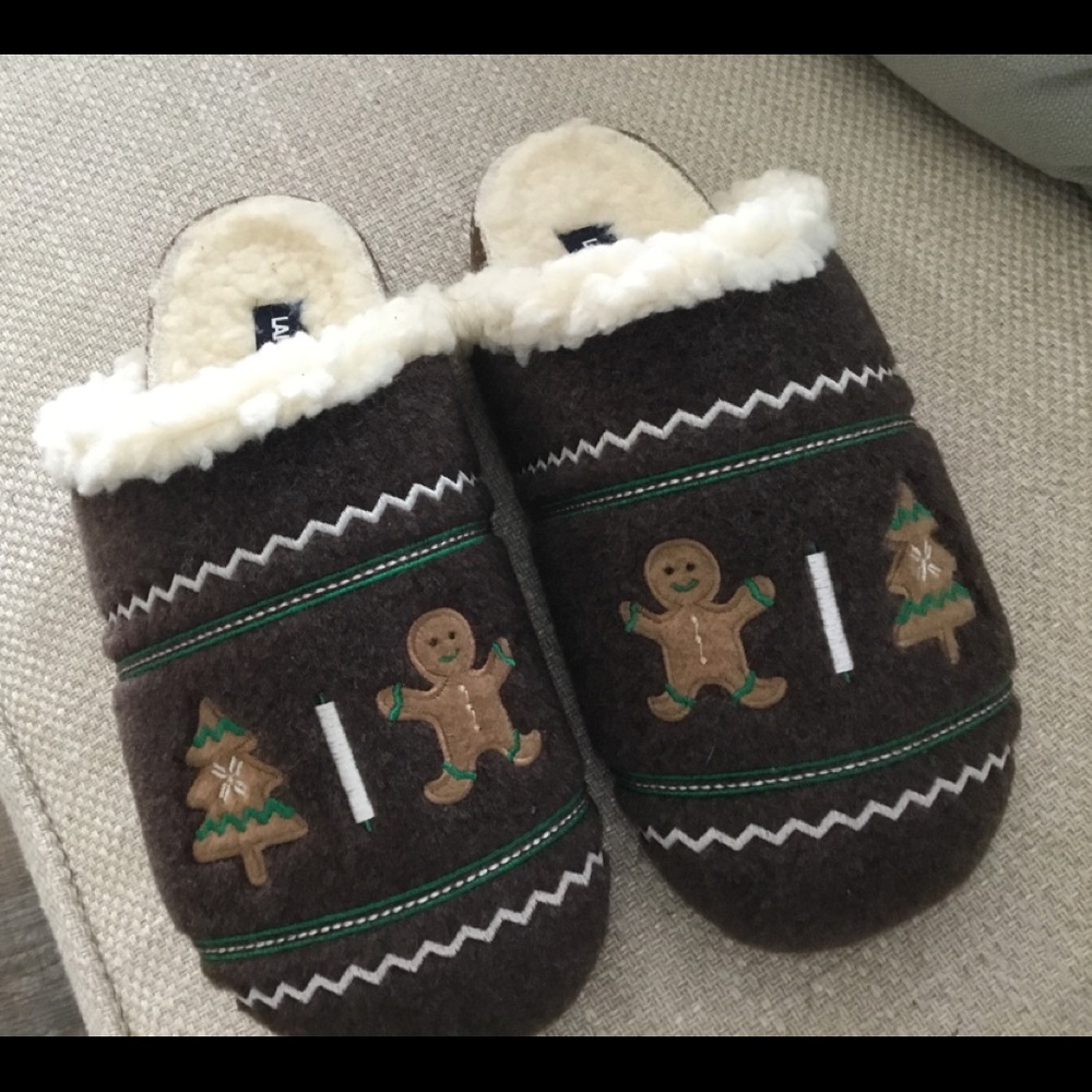 Land’s End Felt Scuff Slippers, size 6B NEW